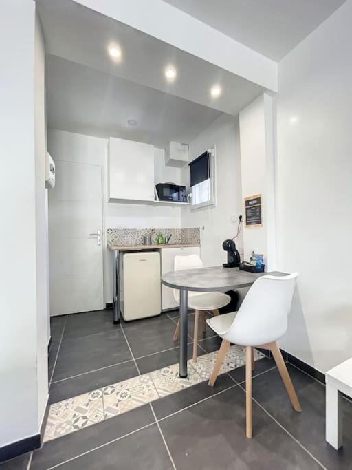 Logement Cosy Cuisine / Terrasse / Bbq Ollioules Exterior foto